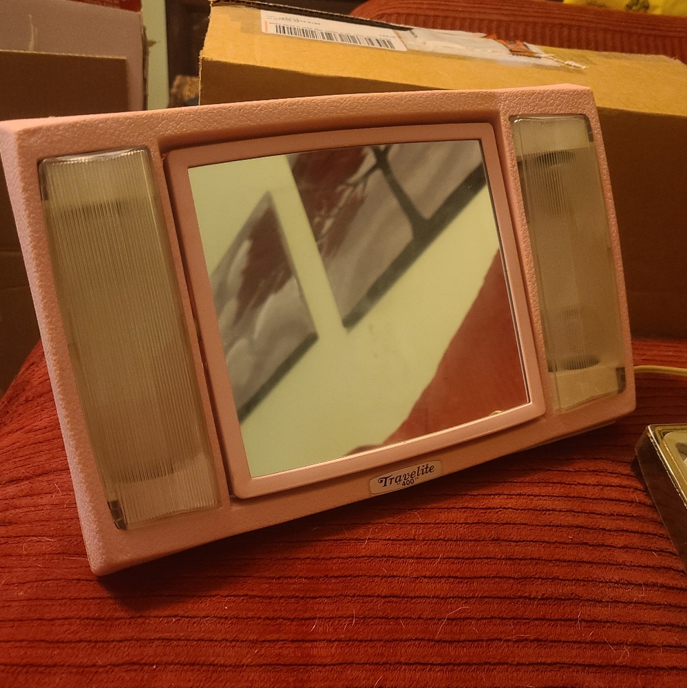 Travelite lite up mirror